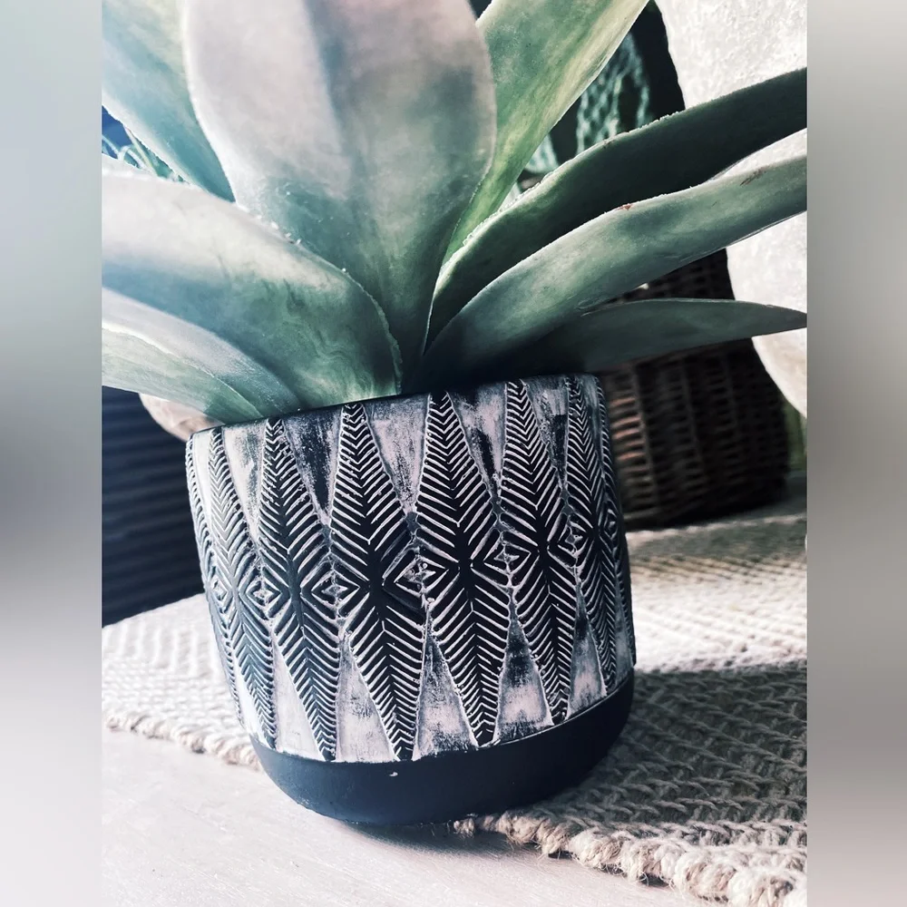 Hand Painted Clay Pot Black and White Feather Pattern - 4.5 Inch